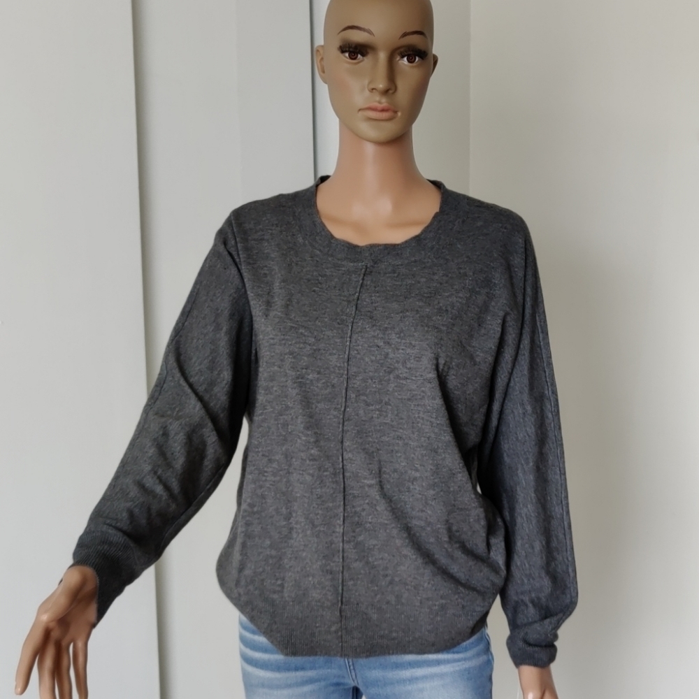Tops - Picture 2 of 4